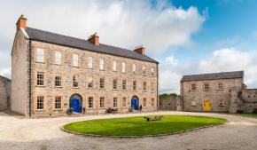 Beautifully restored soldier's barracks to sleep 10 people